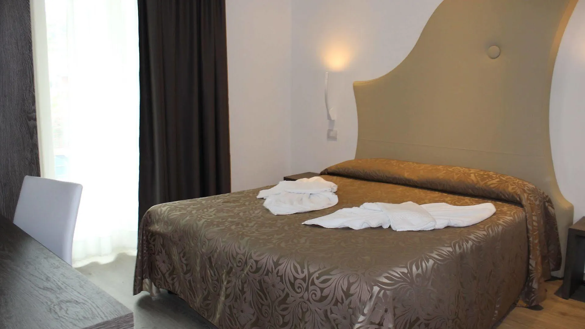 Hotel Italia Garda   Garda (Verona)