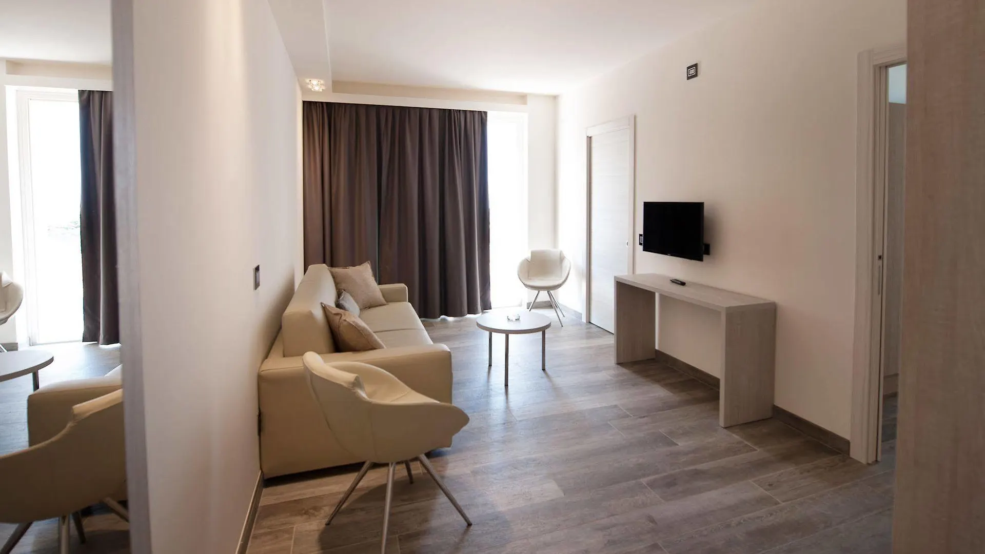 Hotel Italia Garda  4*, Garda (Verona)