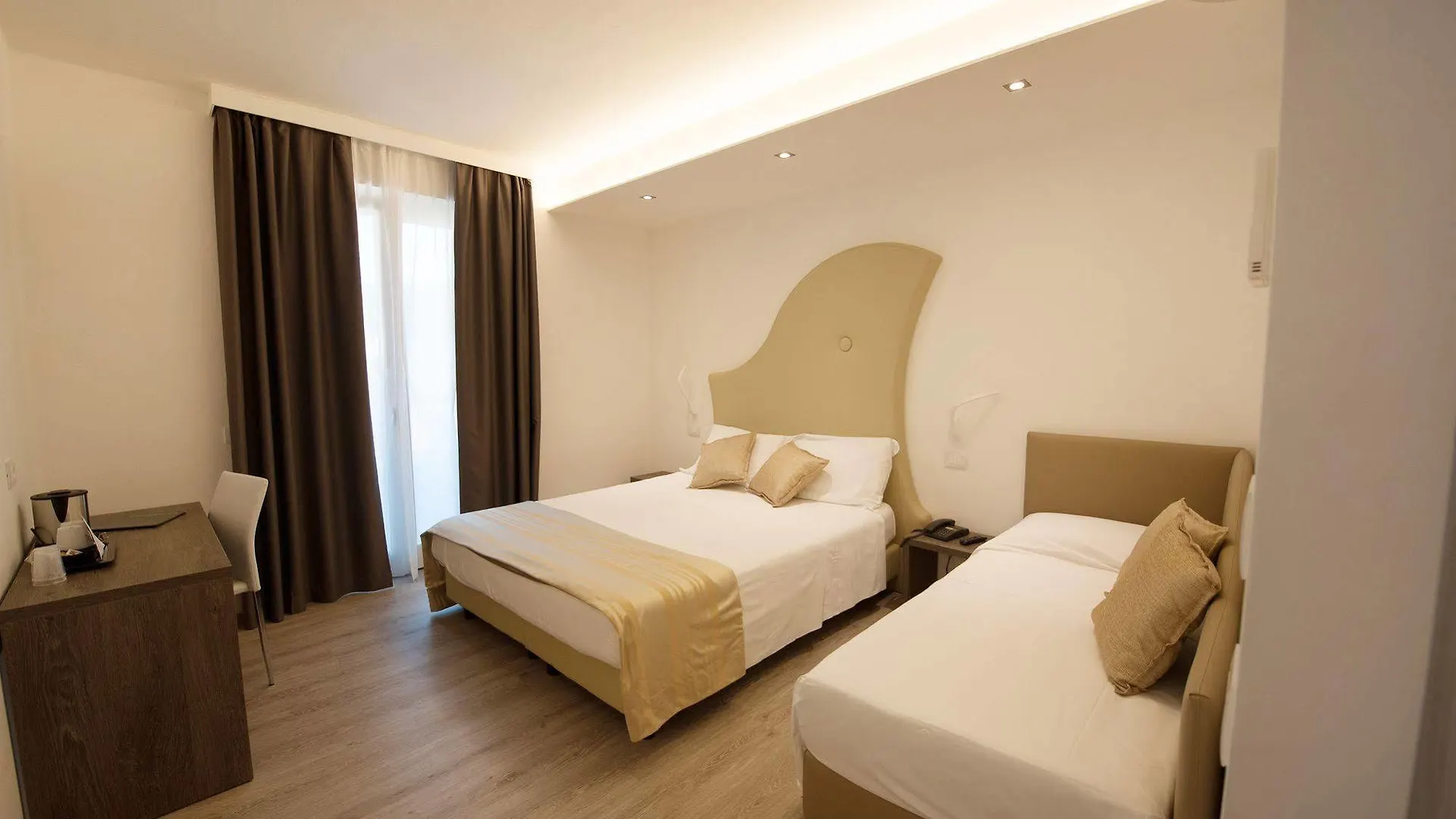 Hotel Italia Garda  Garda (Verona)