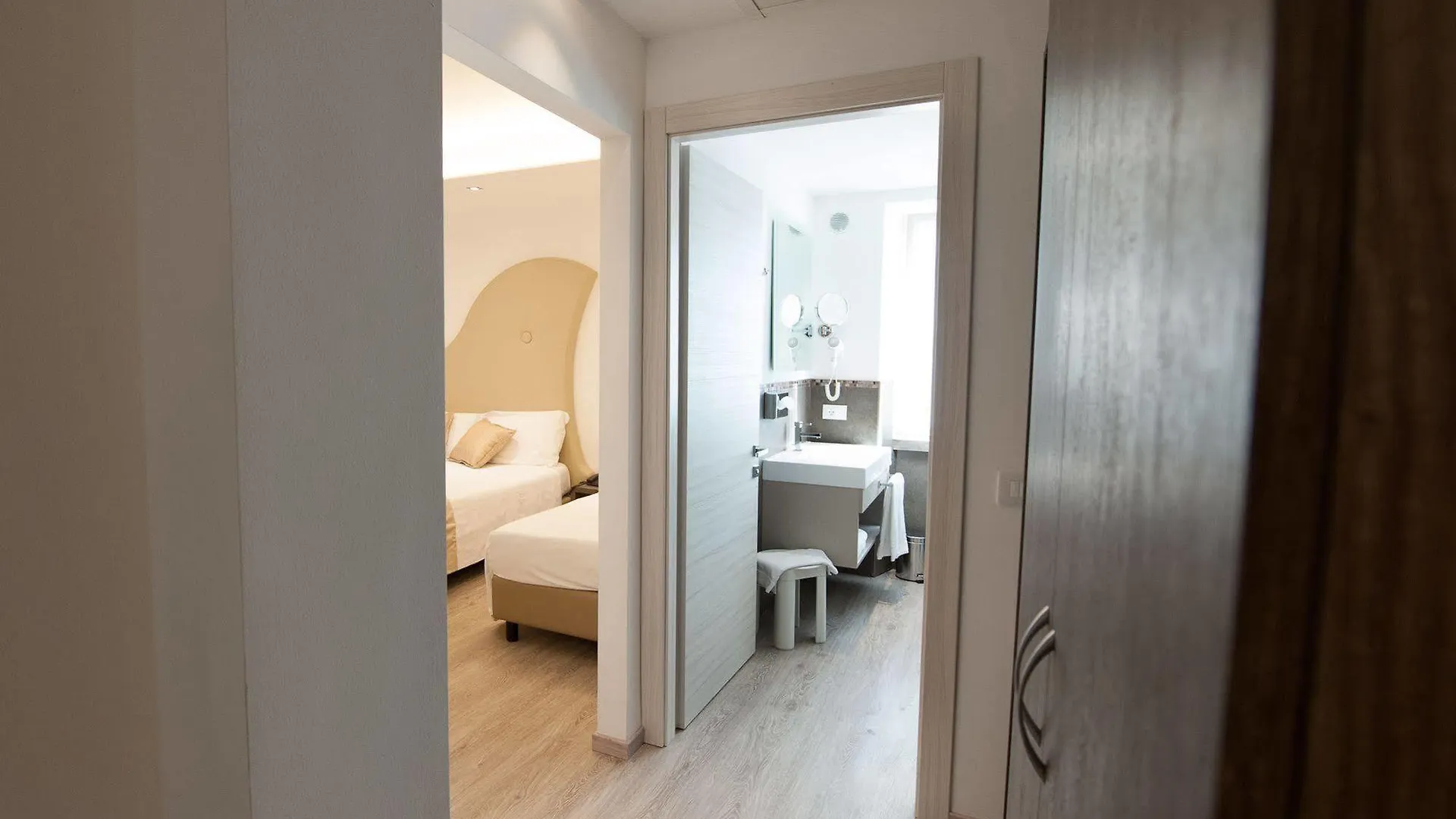 Hotel Italia Garda   Garda (Verona)