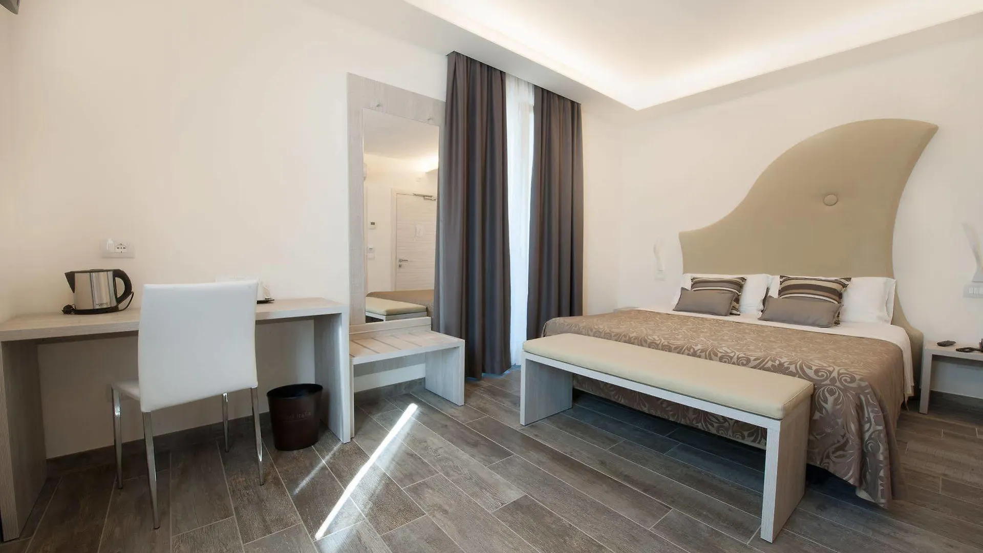 Hotel Italia Garda  Italia