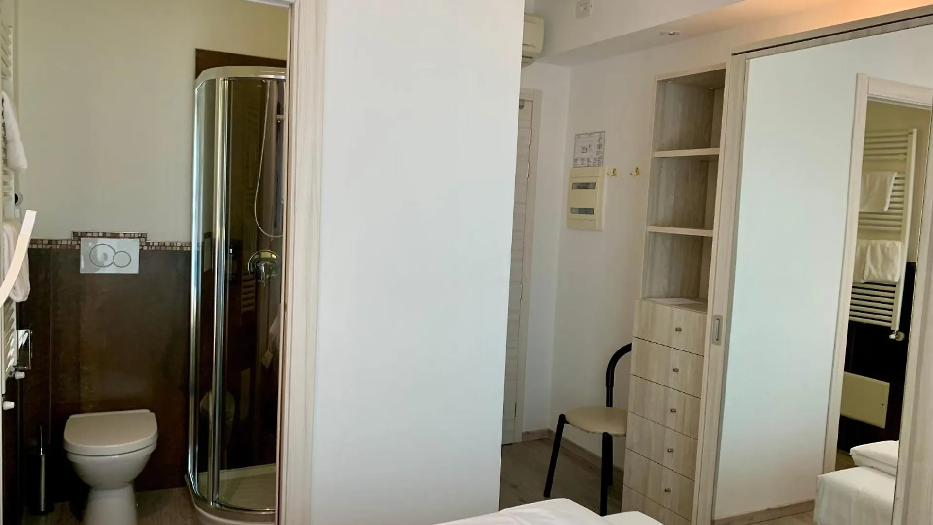 Hotel Italia Гарда Италия