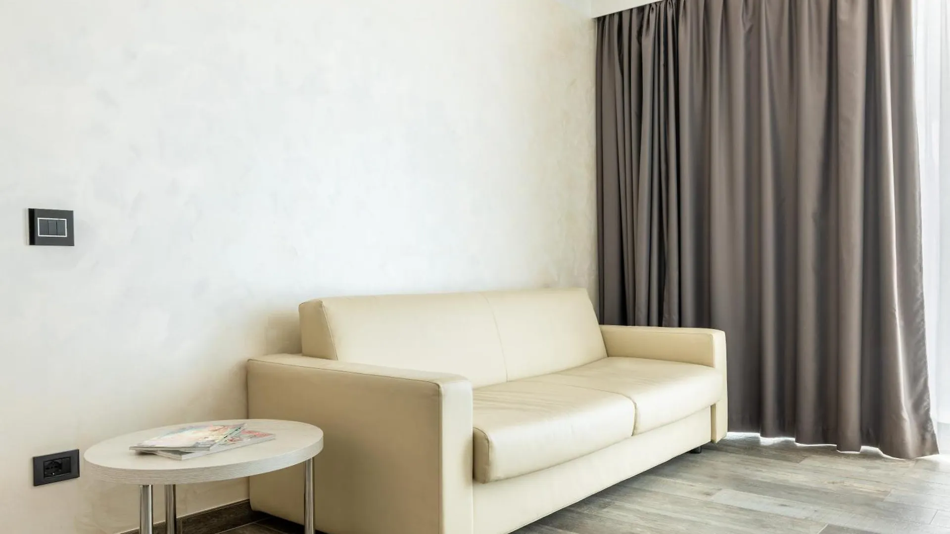 ****  Hotel Italia Гарда Италия