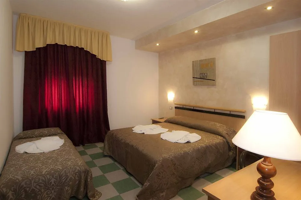 Hotel Italia Garda  4*, Garda (Verona)