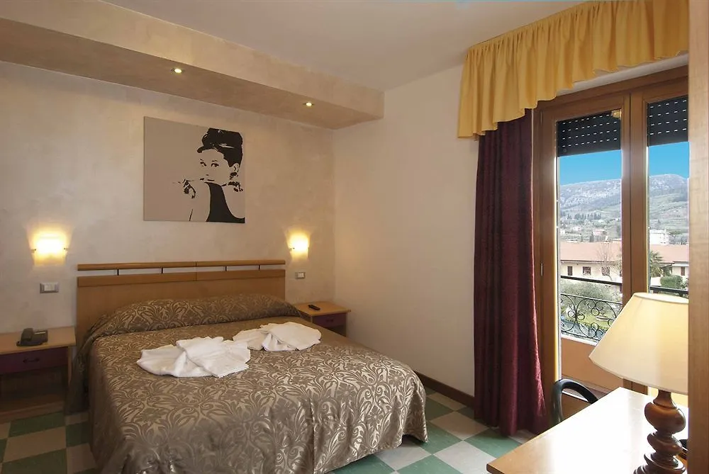 Hotel Italia Garda   Garda (Verona)